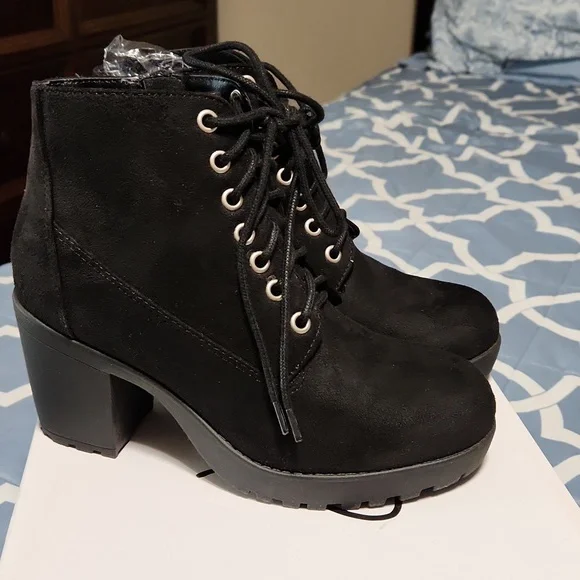 black ankle boots size 7.5 - Picture 1 of 4